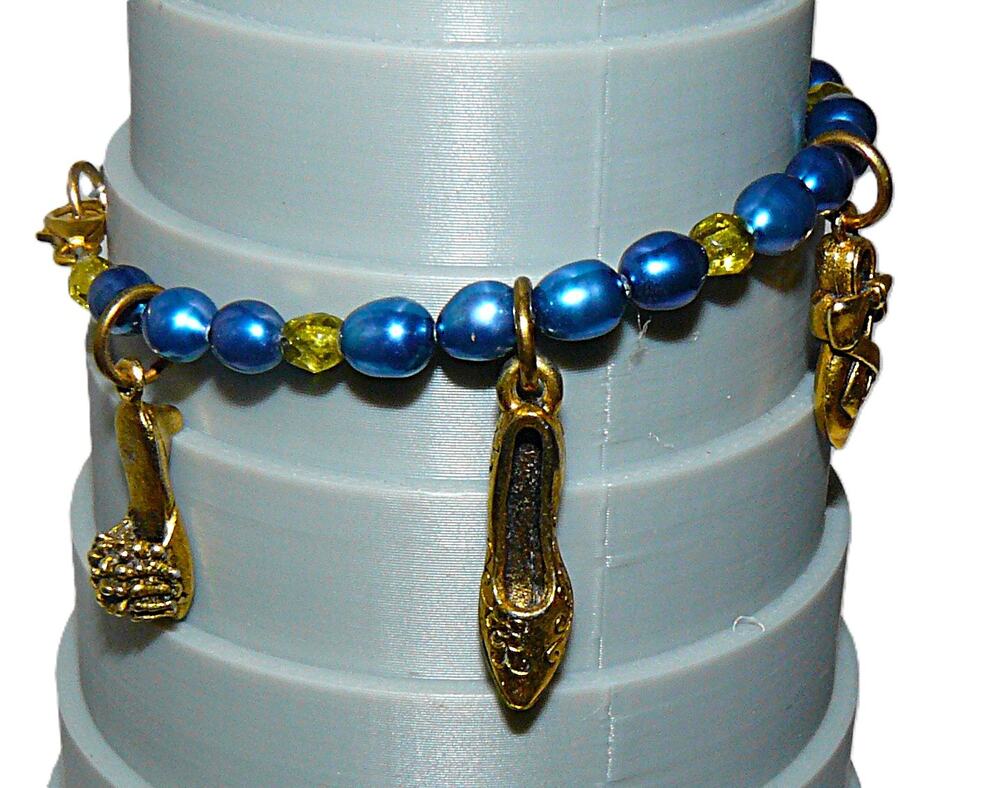 Vtg Designer Signed Blue Freshwater Pearl Shoe Charm Antiqued Gold-Tone Bracelet